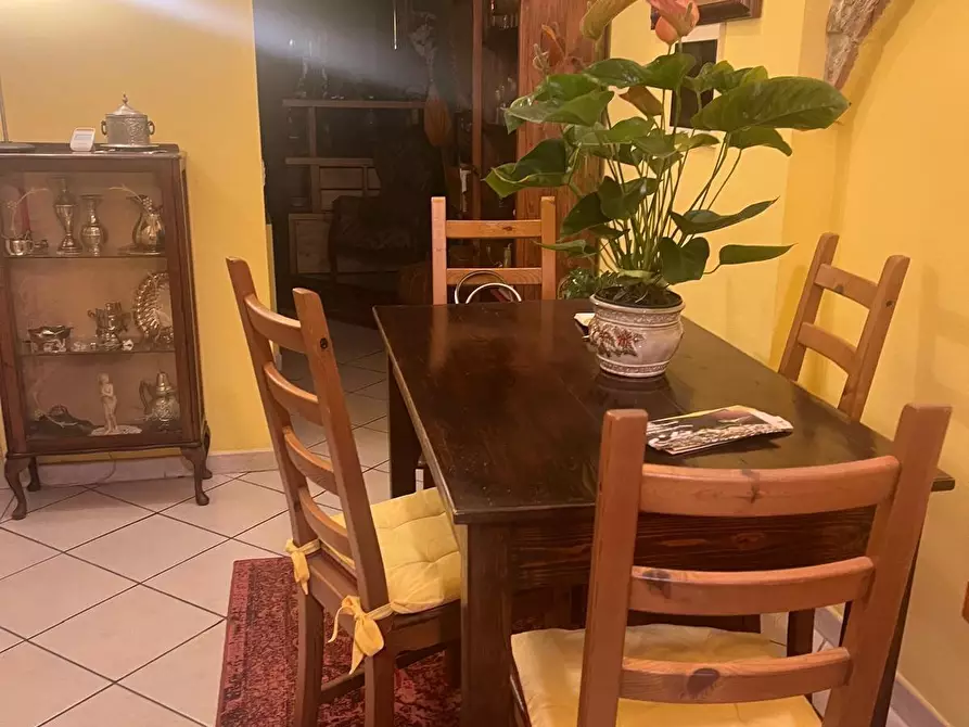 Immagine 8 di Appartamento in vendita  a Lucca