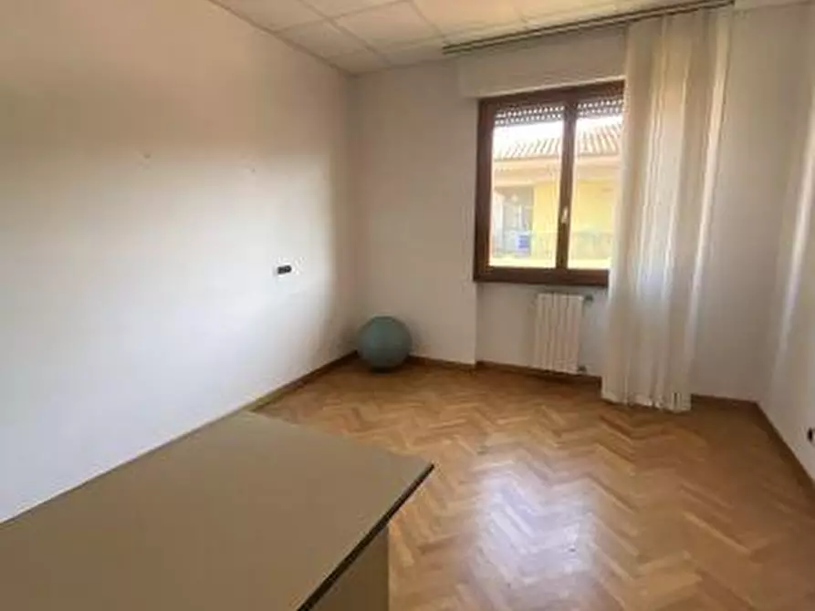 Immagine 13 di Appartamento in vendita  a Castelnuovo Magra