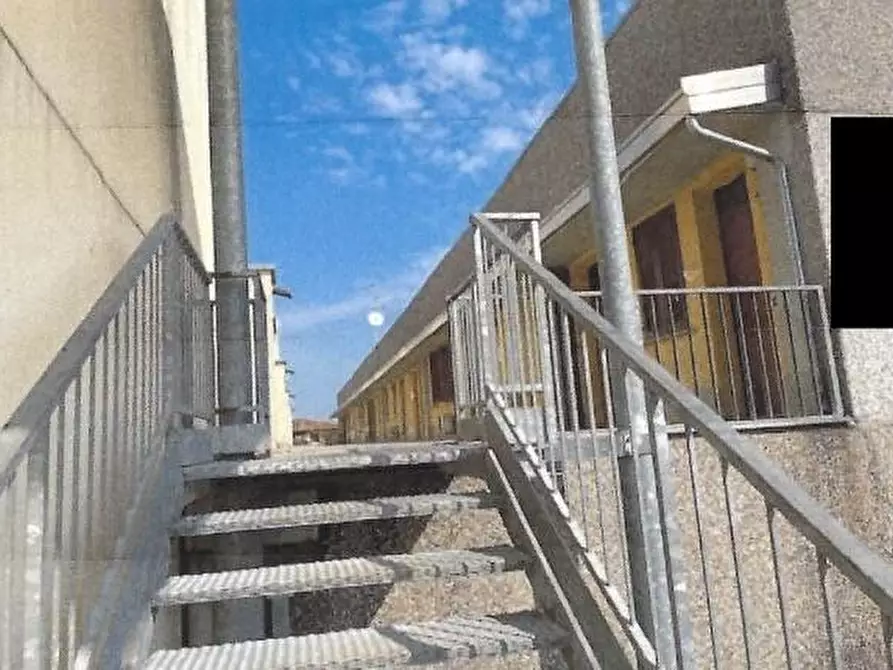 Immagine 4 di Ufficio in vendita  a Cura Carpignano