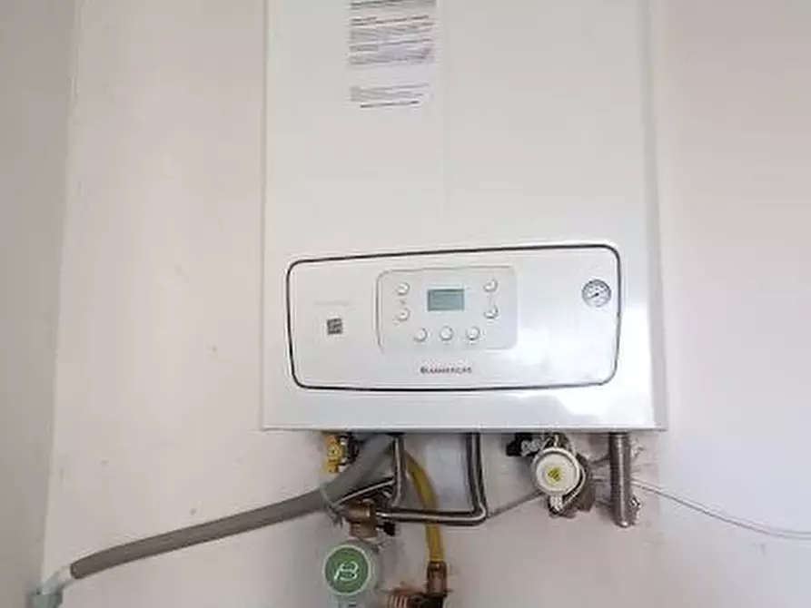 Immagine 8 di Appartamento in vendita  a Pisa