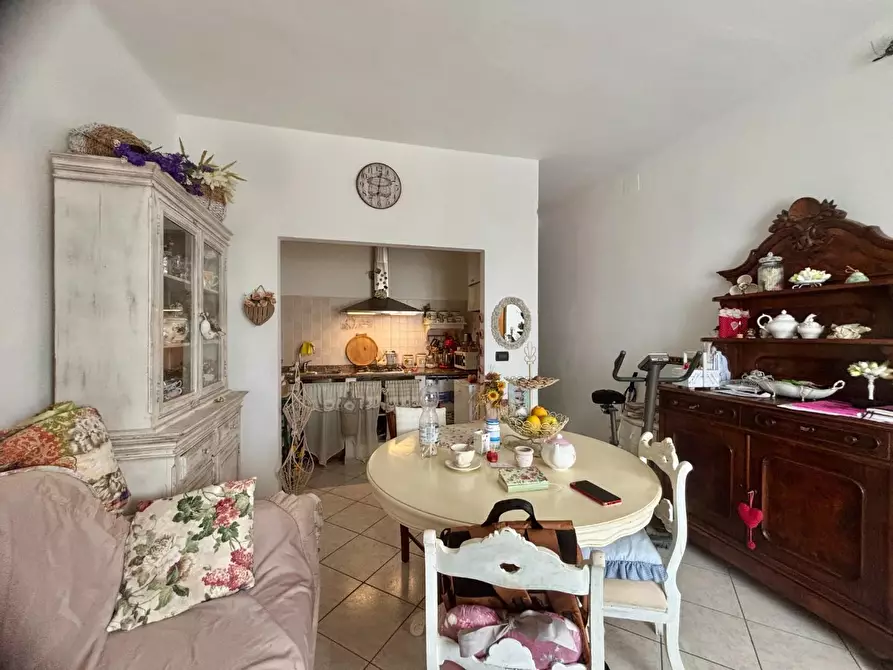 Immagine 2 di Appartamento in vendita  a Castellina Marittima