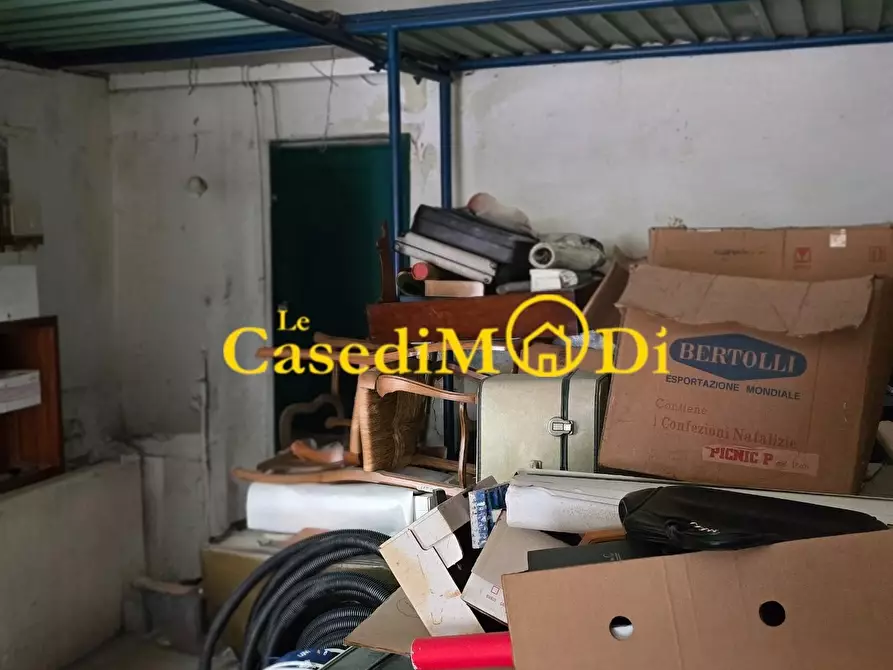 Immagine 6 di Locale commerciale in vendita  a Livorno