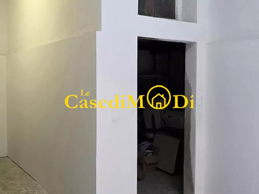 Immagine 3 di Locale commerciale in vendita  a Livorno