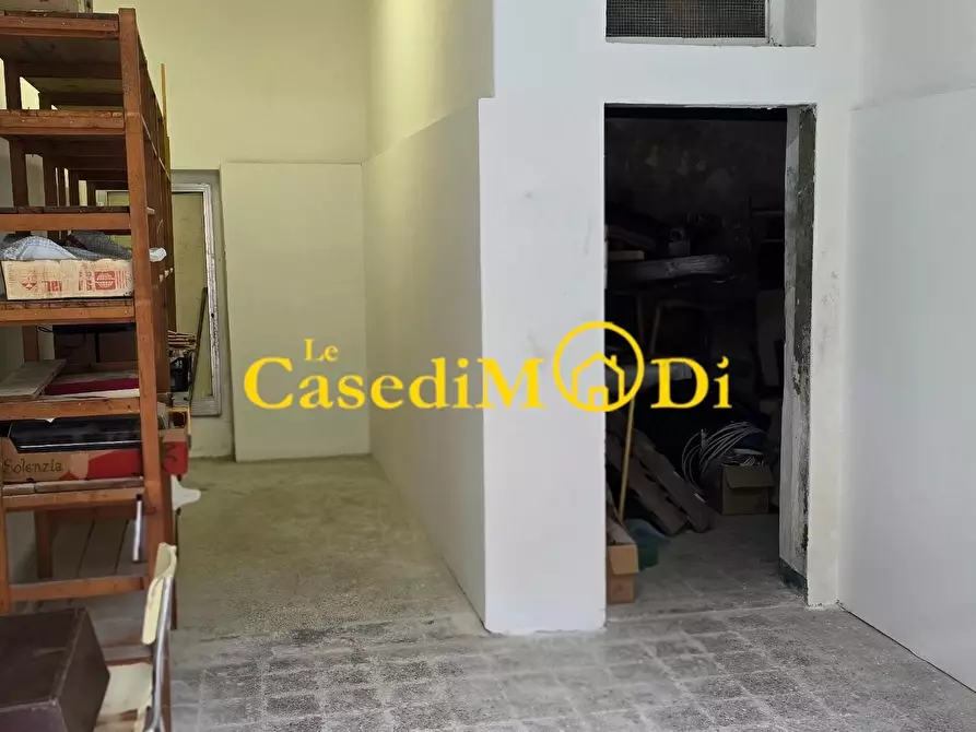 Immagine 1 di Locale commerciale in vendita  a Livorno