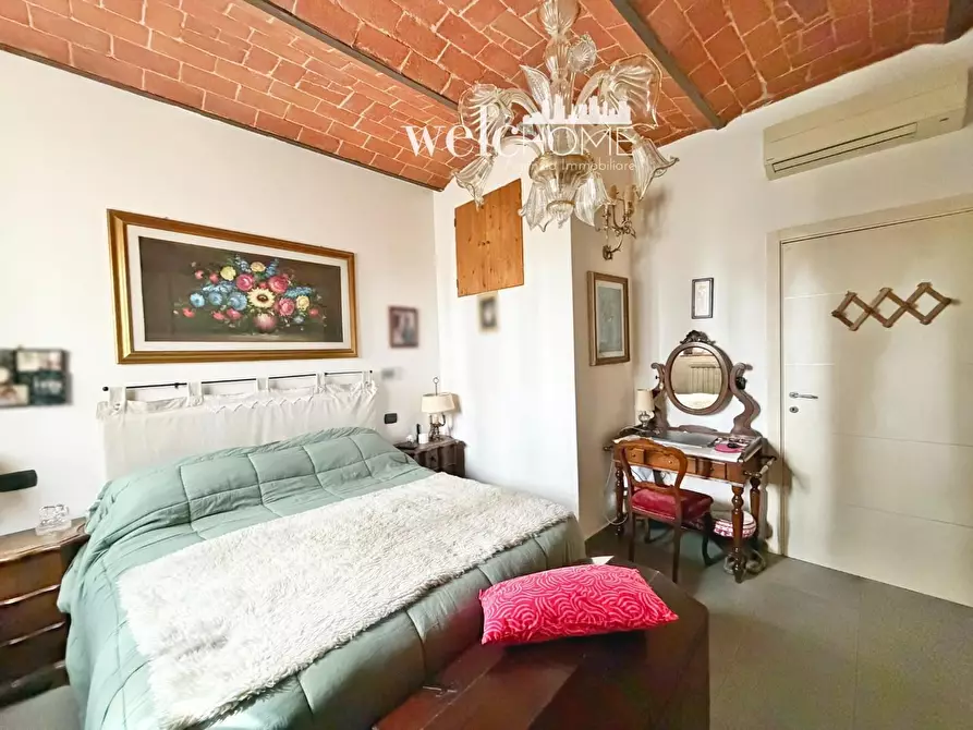 Immagine 34 di Appartamento in vendita  a Campi Bisenzio