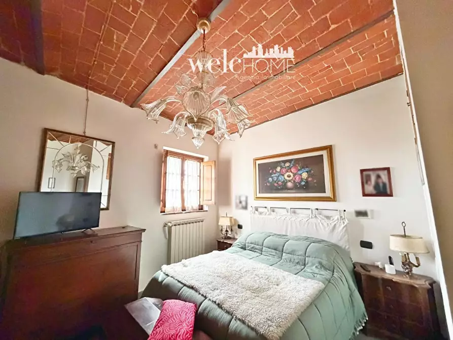 Immagine 14 di Appartamento in vendita  a Campi Bisenzio