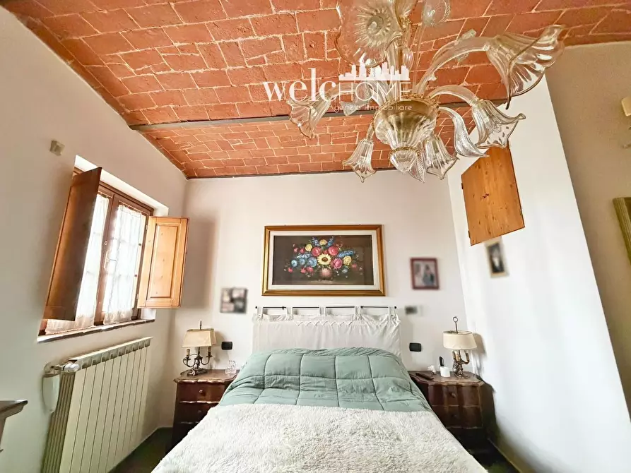 Immagine 15 di Appartamento in vendita  a Campi Bisenzio