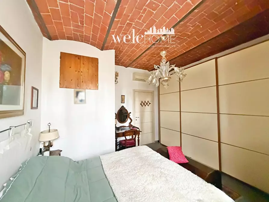 Immagine 36 di Appartamento in vendita  a Campi Bisenzio