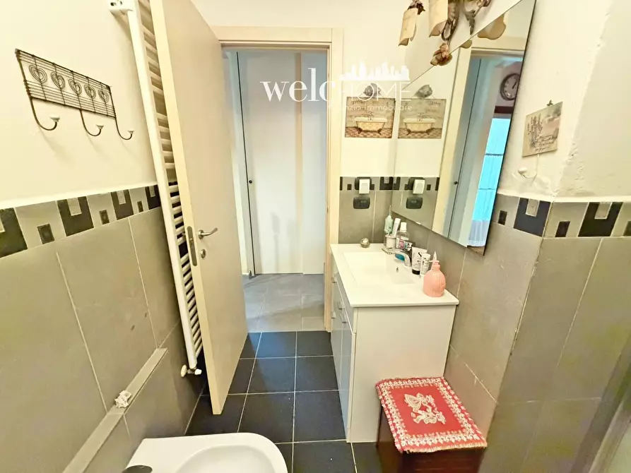 Immagine 21 di Appartamento in vendita  a Campi Bisenzio