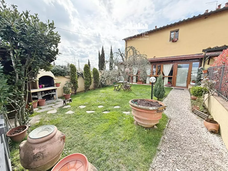 Immagine 3 di Appartamento in vendita  a Campi Bisenzio