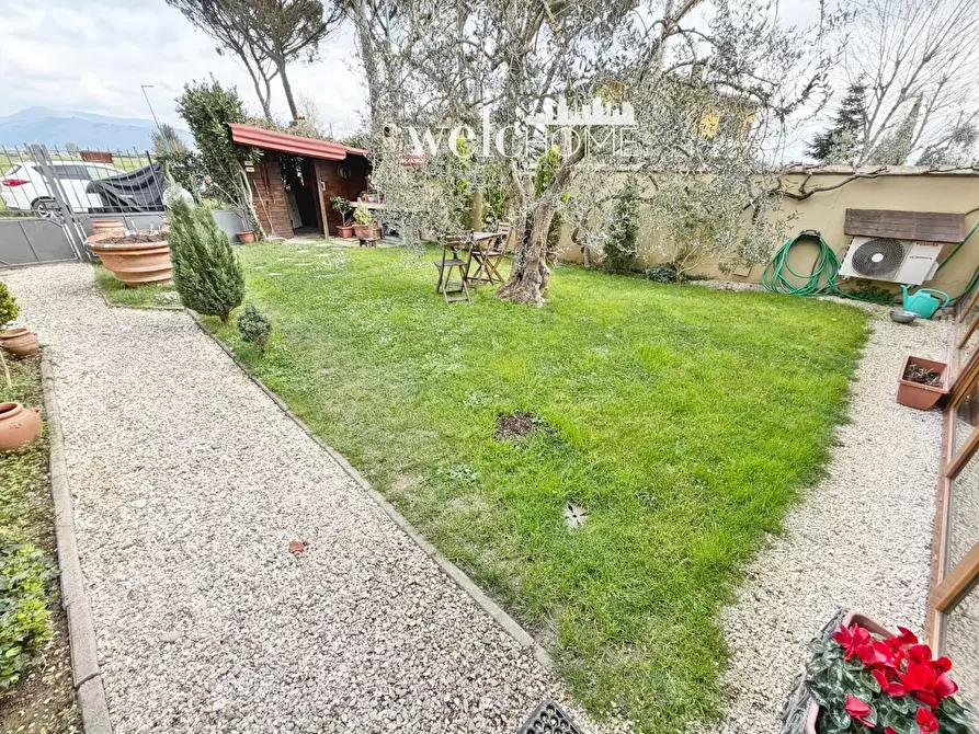 Immagine 4 di Appartamento in vendita  a Campi Bisenzio