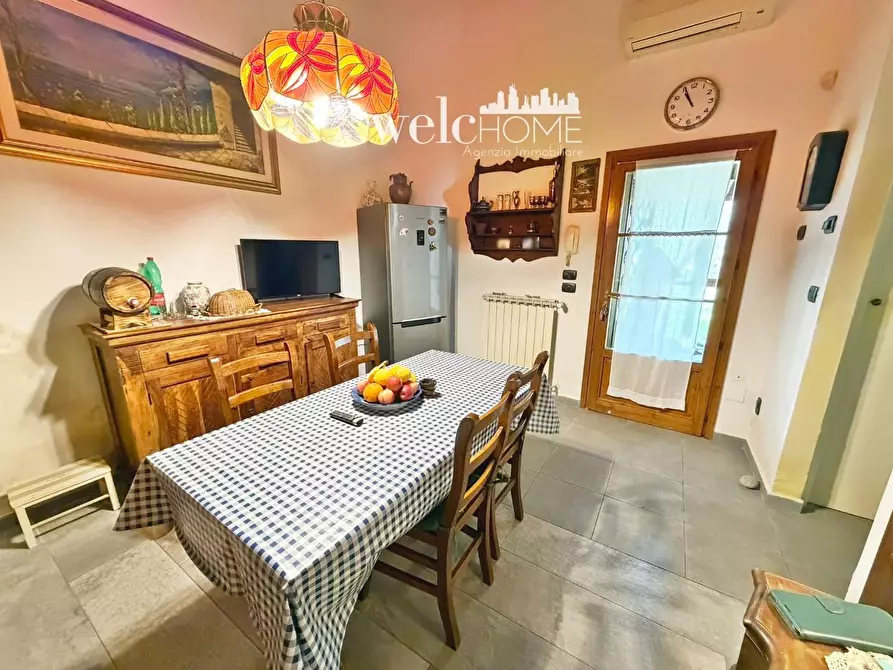 Immagine 12 di Appartamento in vendita  a Campi Bisenzio