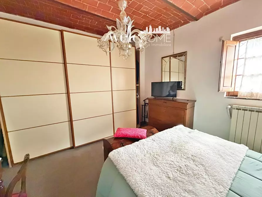 Immagine 37 di Appartamento in vendita  a Campi Bisenzio