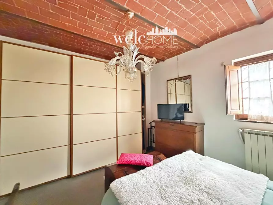 Immagine 17 di Appartamento in vendita  a Campi Bisenzio