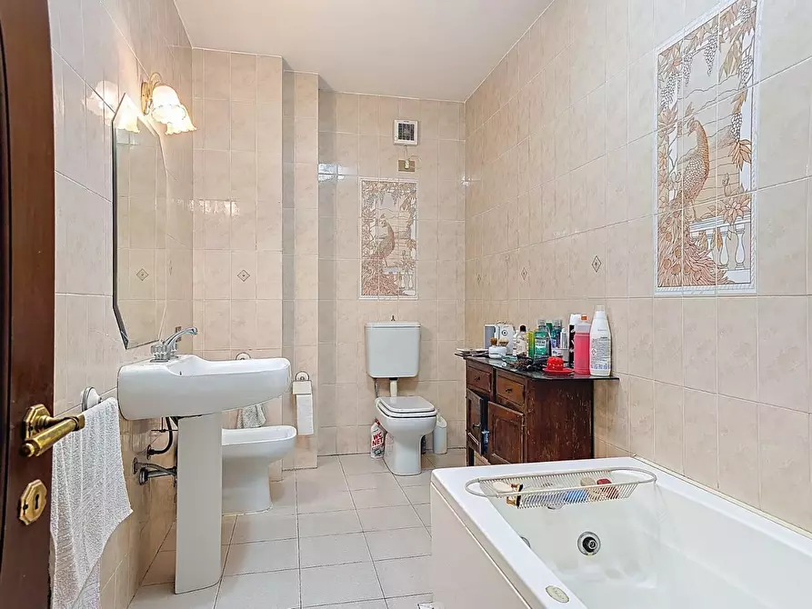 Immagine 28 di Mansarda in vendita  a Pisa