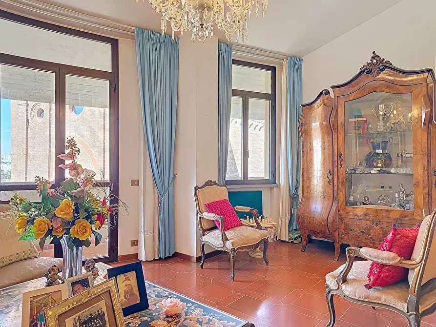 Immagine 44 di Mansarda in vendita  a Pisa