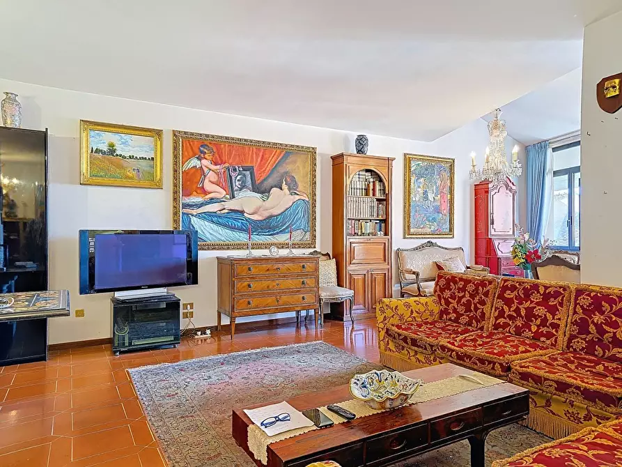 Immagine 45 di Mansarda in vendita  a Pisa