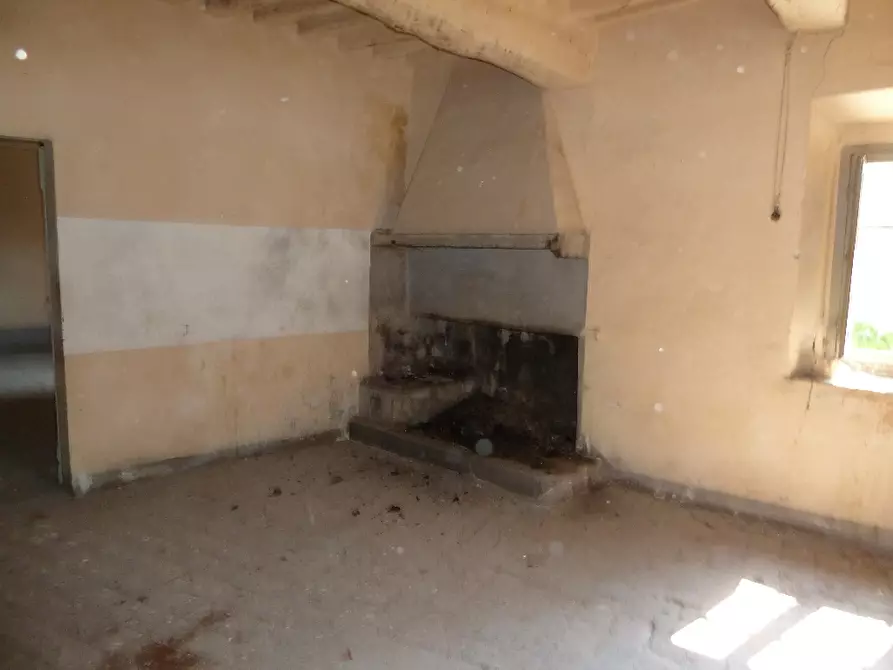 Immagine 2 di Rustico / casale in vendita  a Calci