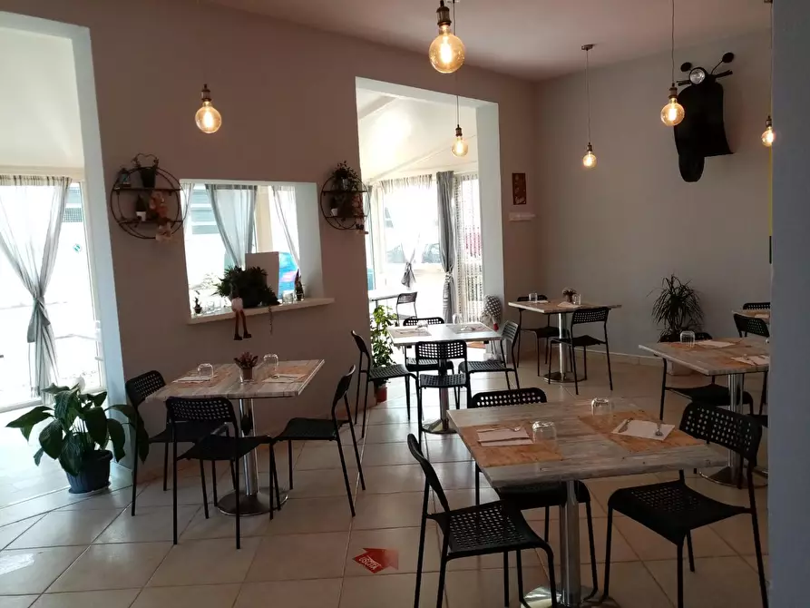 Immagine 10 di Bar / Ristorante in vendita  a Pontedera