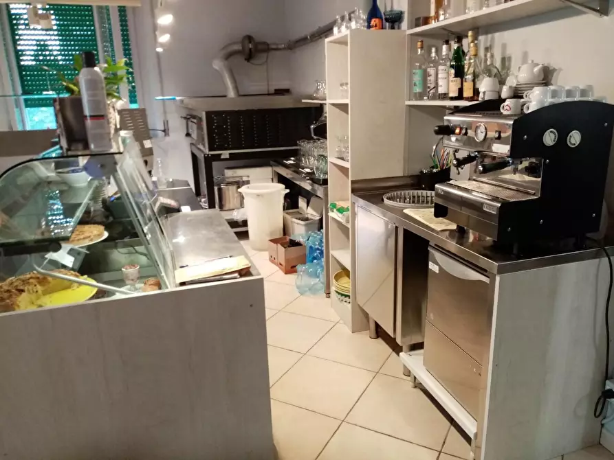 Immagine 9 di Bar / Ristorante in vendita  a Pontedera