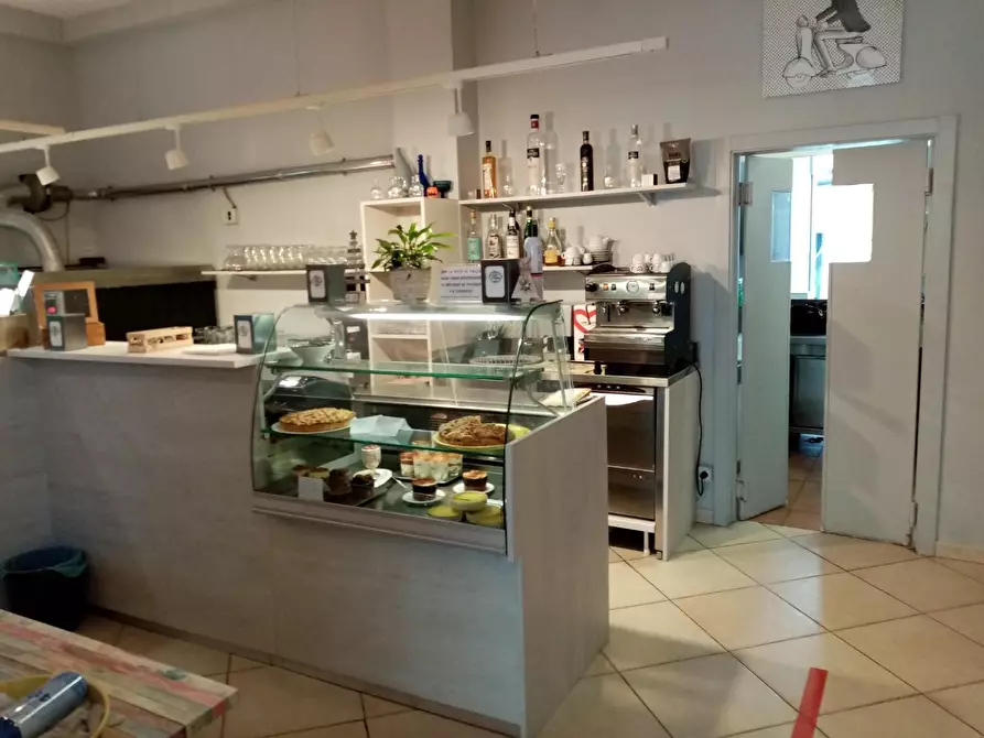 Immagine 2 di Bar / Ristorante in vendita  a Pontedera