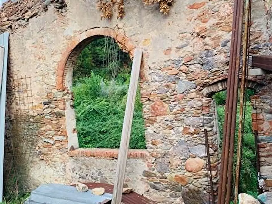 Immagine 6 di Magazzino in vendita  a Calci