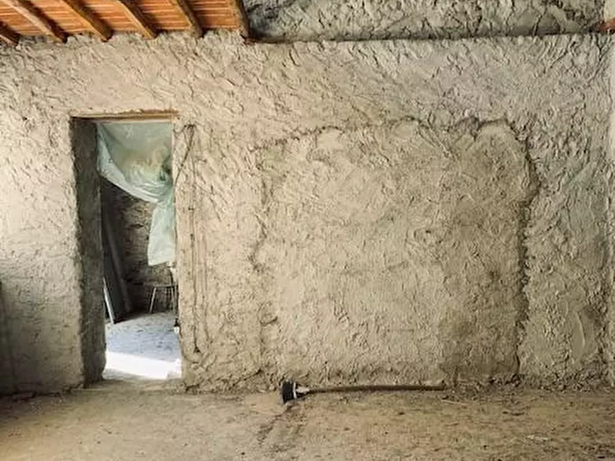 Immagine 7 di Casa colonica in vendita  a Calci