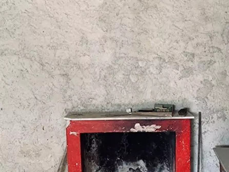 Immagine 9 di Casa colonica in vendita  a Calci