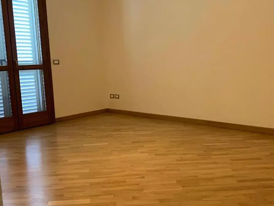 Immagine 9 di Casa bifamiliare in vendita  a San Giuliano Terme