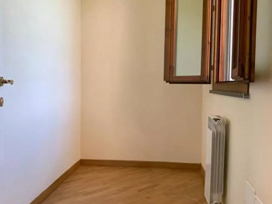 Immagine 15 di Casa bifamiliare in vendita  a San Giuliano Terme