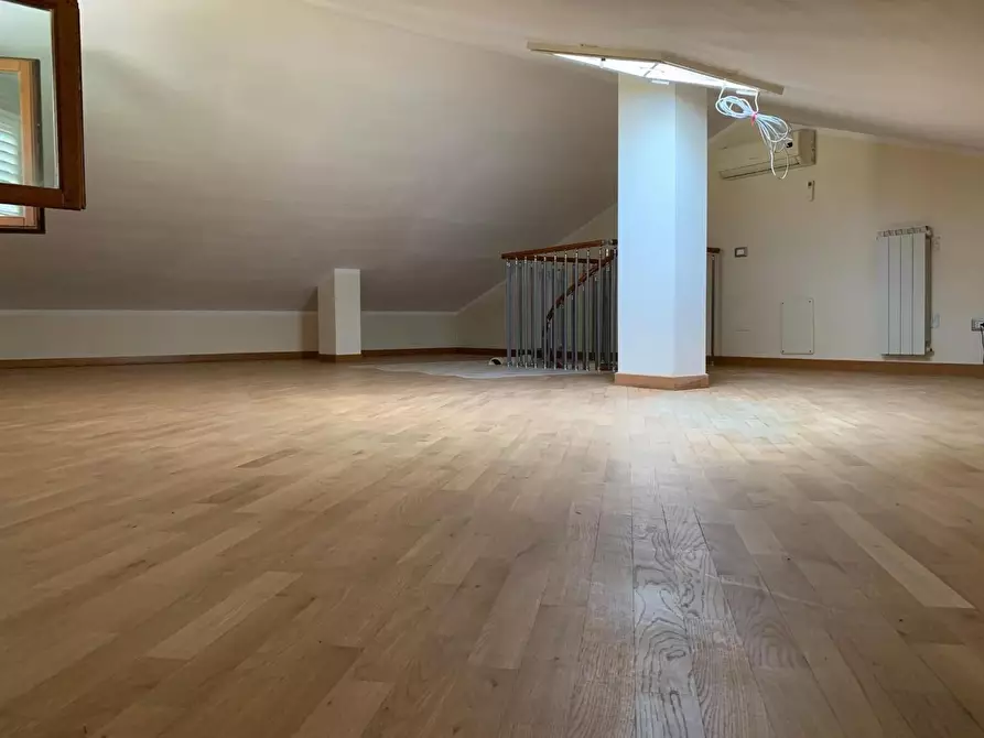 Immagine 17 di Casa bifamiliare in vendita  a San Giuliano Terme