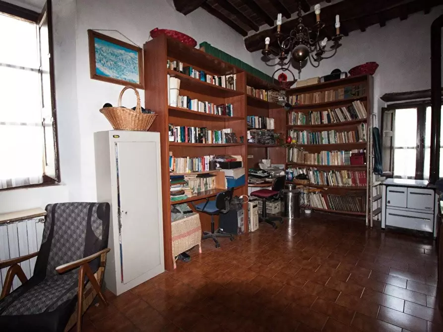 Immagine 17 di Rustico / casale in vendita  a Calci