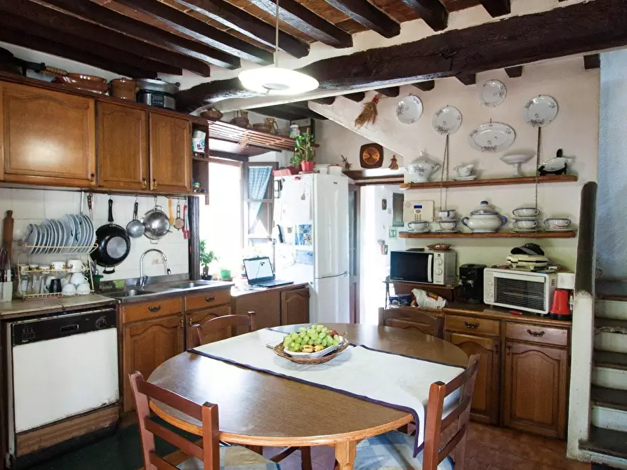 Immagine 2 di Rustico / casale in vendita  a Calci