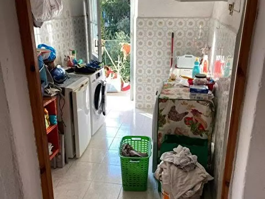 Immagine 15 di Palazzo in vendita  a Calci