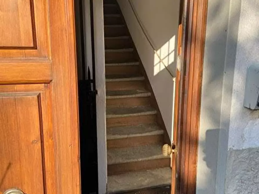 Immagine 4 di Palazzo in vendita  a Calci