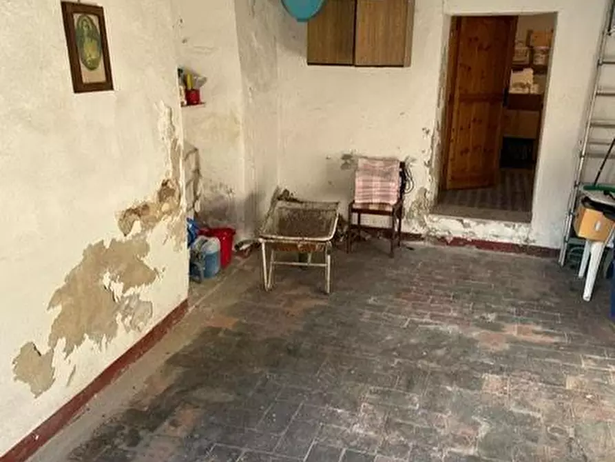 Immagine 7 di Palazzo in vendita  a Calci