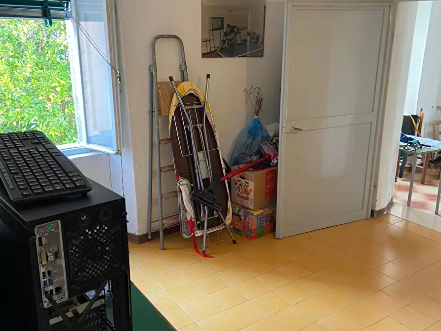 Immagine 25 di Palazzo in vendita  a Calci