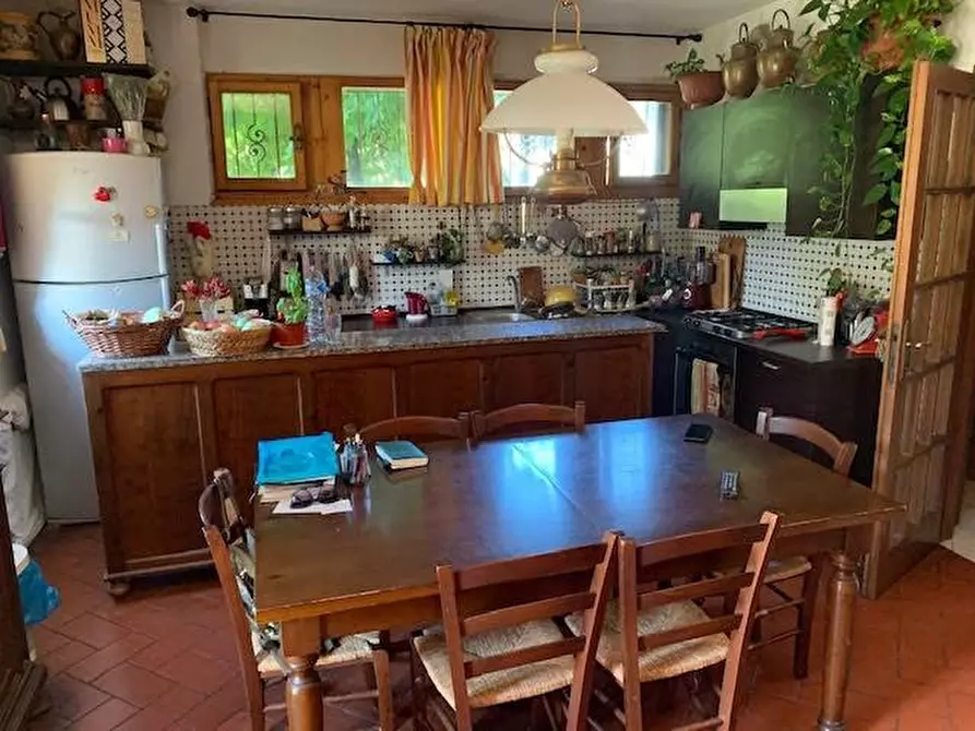 Immagine 20 di Villa in vendita  a Calci