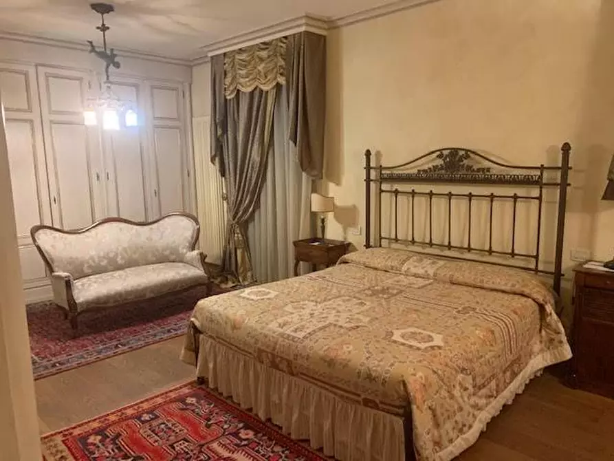 Immagine 19 di Villa in vendita  a Pisa