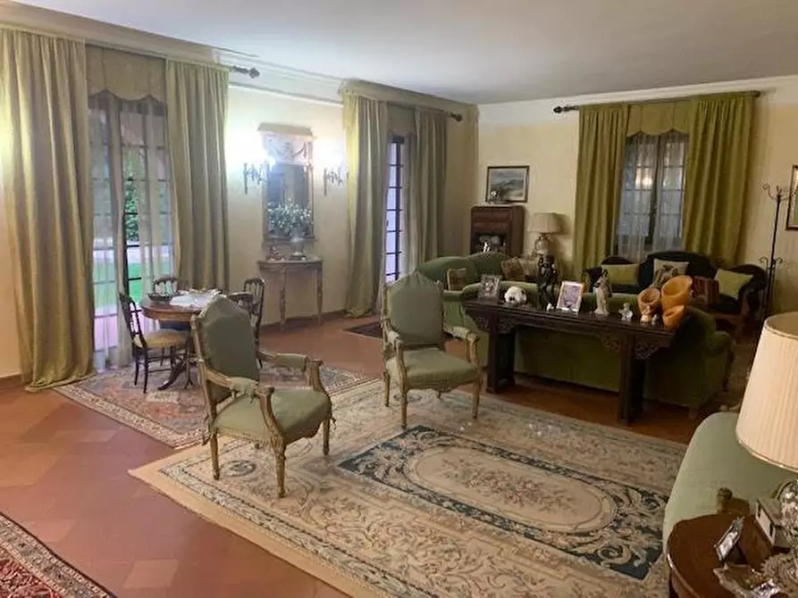 Immagine 4 di Villa in vendita  a Pisa