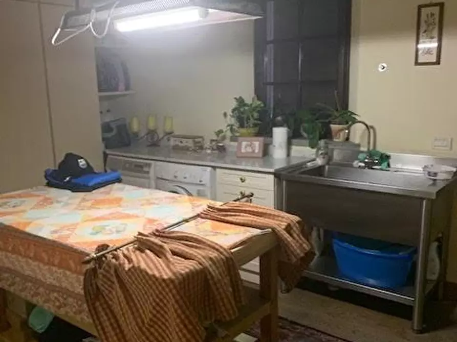 Immagine 12 di Villa in vendita  a Pisa