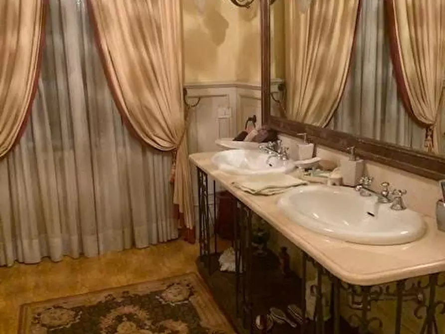 Immagine 31 di Villa in vendita  a Pisa