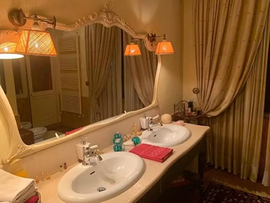 Immagine 22 di Villa in vendita  a Pisa