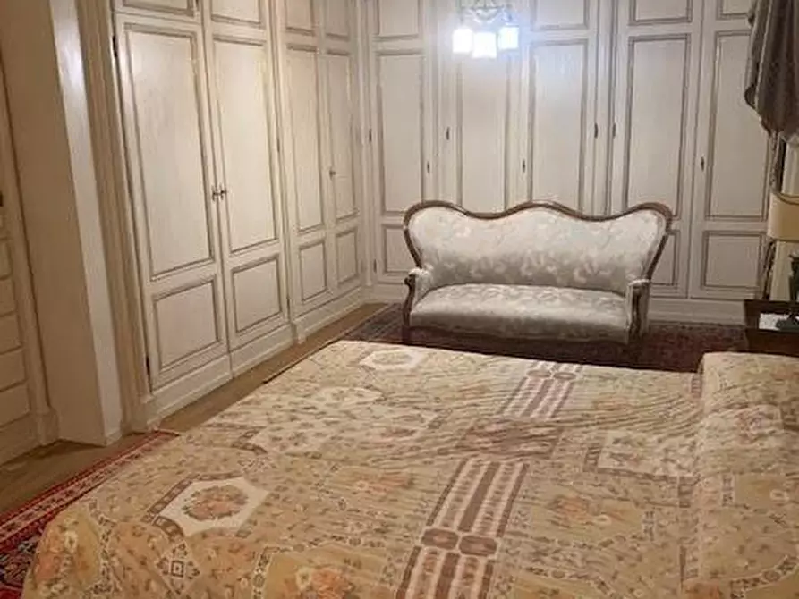 Immagine 20 di Villa in vendita  a Pisa