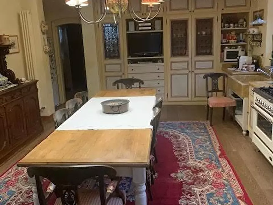 Immagine 10 di Villa in vendita  a Pisa