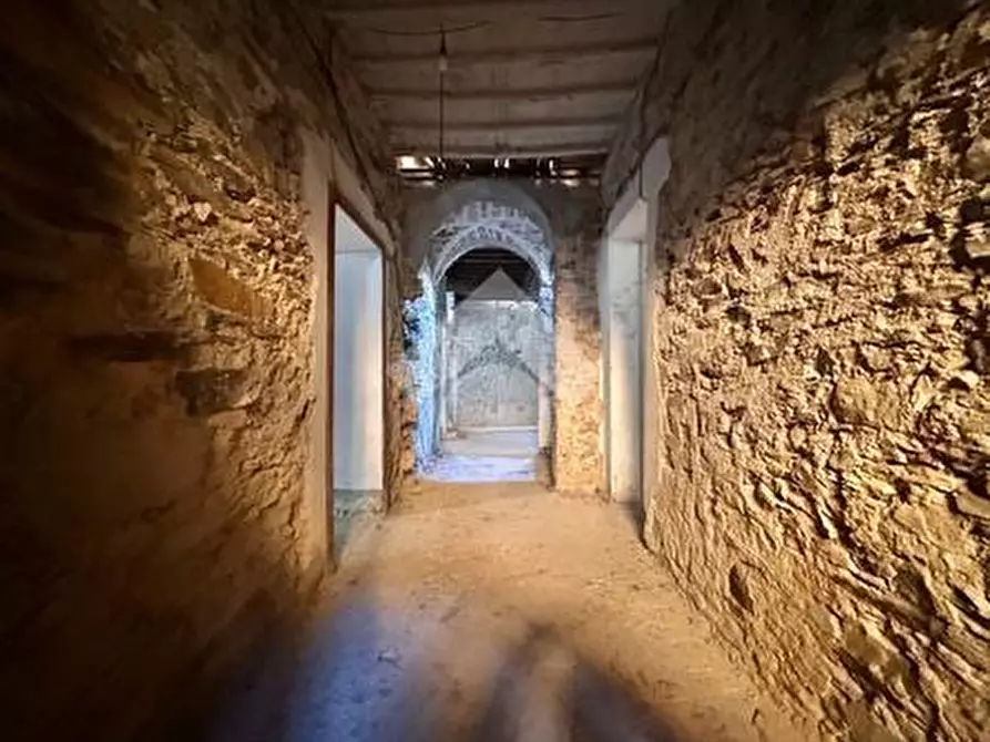 Immagine 17 di Rustico / casale in vendita  a Calci
