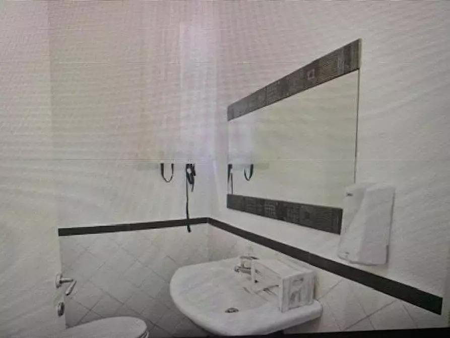 Immagine 13 di Locale commerciale in vendita  a Casciana Terme Lari