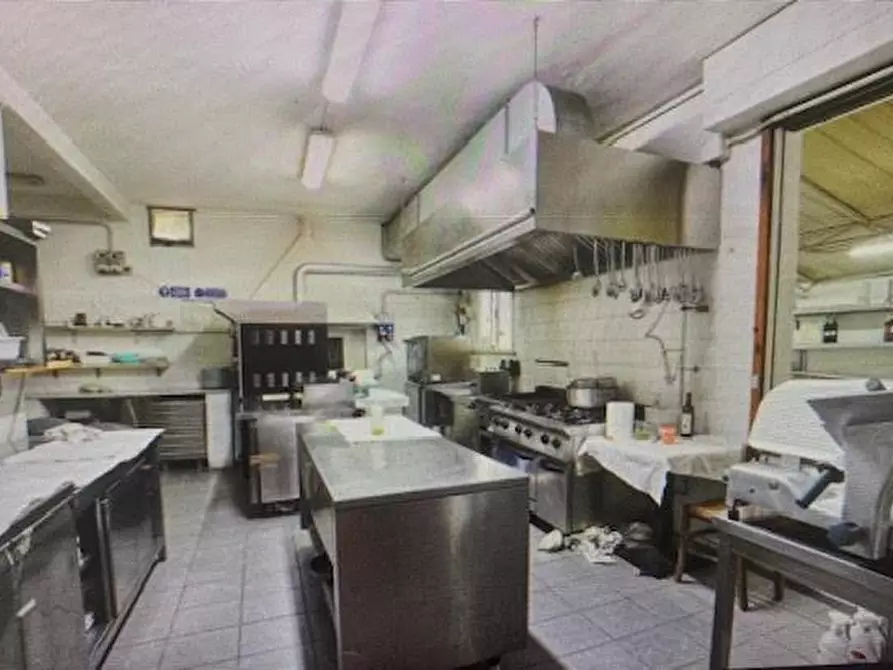 Immagine 18 di Locale commerciale in vendita  a Casciana Terme Lari