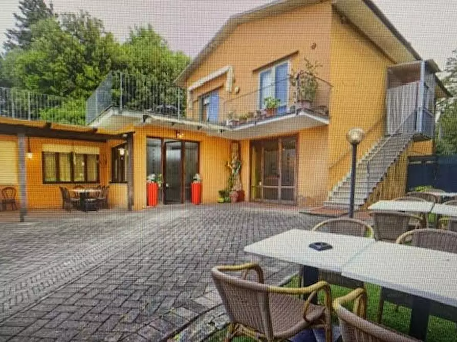 Immagine 2 di Locale commerciale in vendita  a Casciana Terme Lari