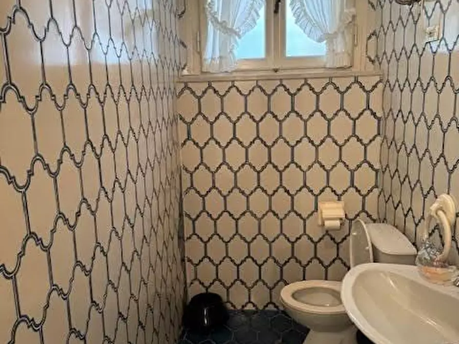 Immagine 15 di Villa in vendita  a Calci